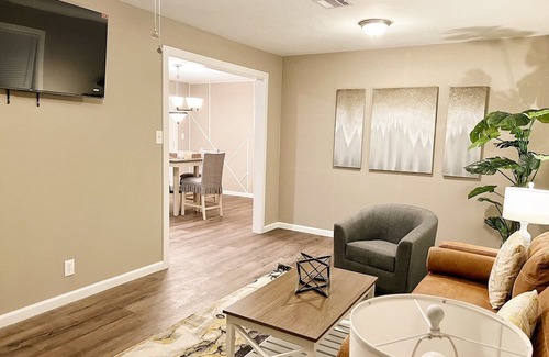 Orange House | Cozy 1-bedroom Central nice Orange with AC, WiFi