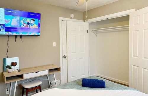 Orange House | Cozy 1-bedroom Central nice Orange with AC, WiFi