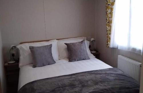 Norwich House | 3 Beds Sleeps 8 House Near California Cliffs Park