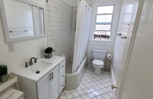 Western Addition Apartment | Cozy apartment with Views and WiFi in pleasant San Francisco.