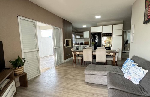 Palhoca Boat Rental | Maravilhosa casa frente Mar c/ piscina na Pinheira