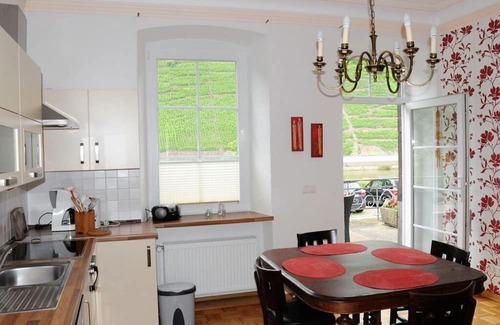 Ernst Apartment | “Winzerstube” in the Hommes winery