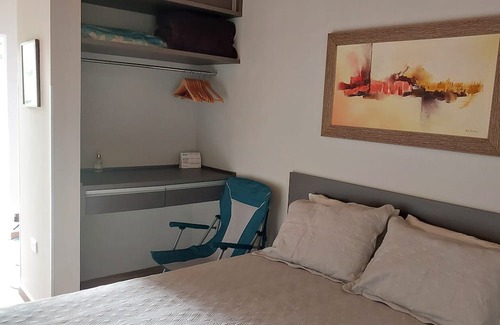 Sao Roque Ski Chalet | Casa em Frente a um Lago, Próximo a Rota do Vinho em São Roque - SP