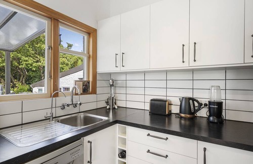 Brooklyn House | Brooklyn Beauty - Wellington Holiday Home