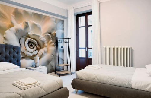 Saluzzo Apartment | Apartment 'Civico 16' with Balcony