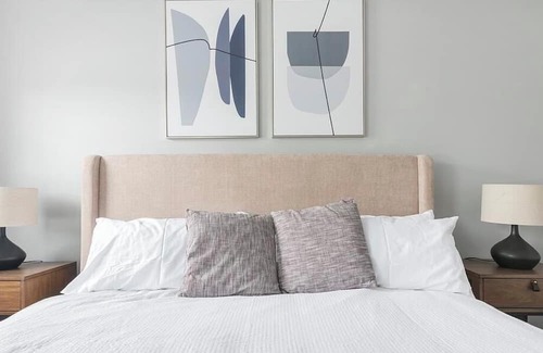 High Point Apartment | Landing at Oakview Terrace Townhomes - 2 Bedrooms in Downtown High Point