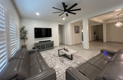 Goodyear House | Escape in Style with luxurious 4 Bedroom, 4Full Bathroom House