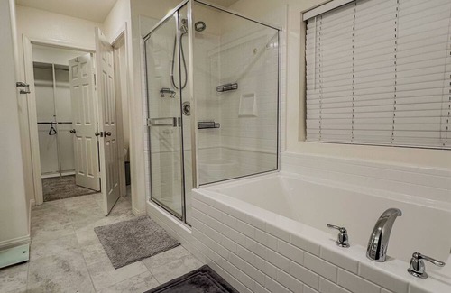 Lancaster House | Beautiful home in family friendly neighborhood