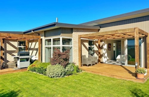 Blenheim House | Executive holiday home in Blenheim