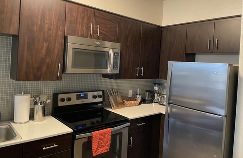 Miracle Mile Apartment | Cozy and Stylish Unit