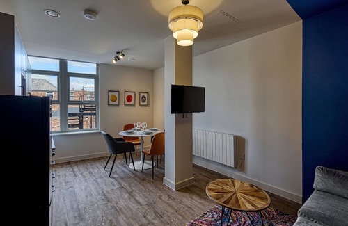 Southport Apartment | Renaissance 2: 2 BR in Southport's Premier Block