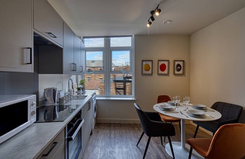 Southport Apartment | Renaissance 2: 2 BR in Southport's Premier Block