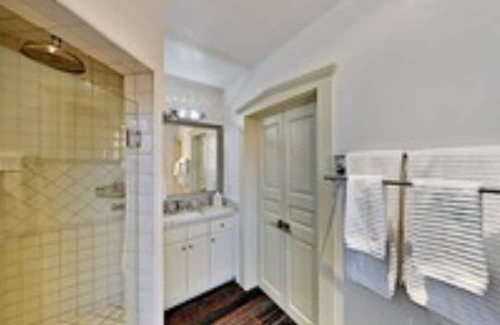 Historic Eastside Apartment | Luxury 2 Bedroom - Palacio Azul #1