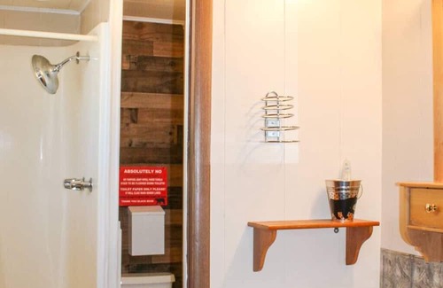 Howard House | Black Bear Lodge 6 Su