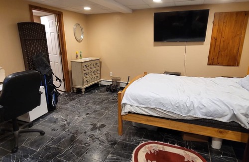 Halesite Apartment | Studio large room, kitchenette, full bath, off street parking 1 car
