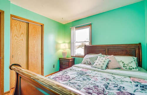 Point Pleasant - Toms River House | Family-Friendly Toms River Home, 3 Mi to Beach!