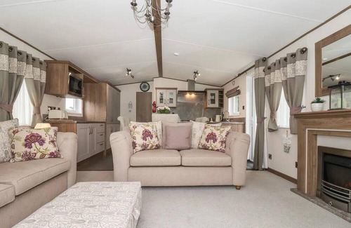 Cayton Bay Cabin | Whispering Willows 2-Bed Lodge in Scarborough