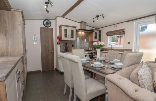 Cayton Bay Cabin | Whispering Willows 2-Bed Lodge in Scarborough