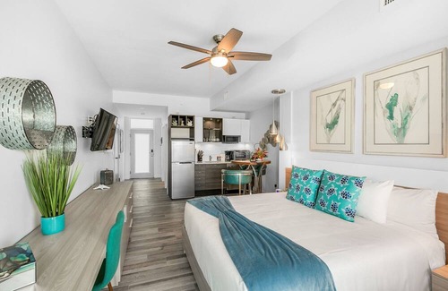 Merritt Island Condo | Portside Suite Summar