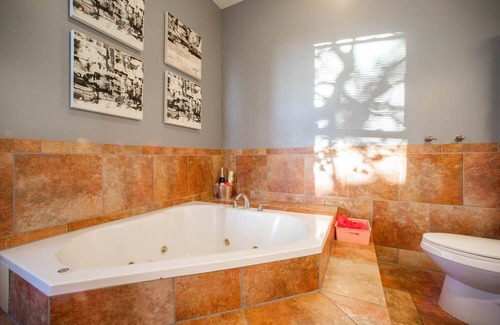 Woodlawn Apartment | 3 BR Guest Suite In Woodlawn