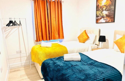 Dover Apartment | Cosy Dover suite w Free Parking