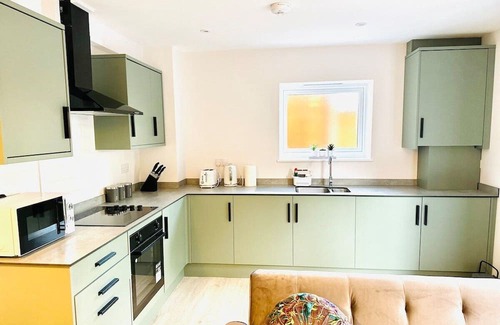 Dover Apartment | Cosy Dover suite w Free Parking