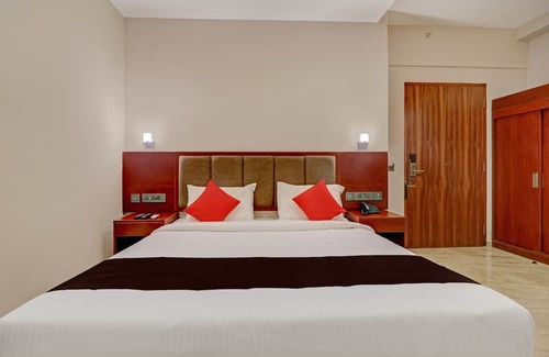 Perumbavoor Hotel | Super OYO Capital O Kizhakkambalam