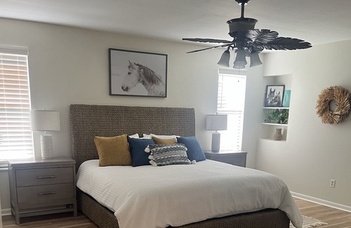 Mandarin House | Newly Renovated Beautiful Home 2minutes from St.Johns River and Public Parks