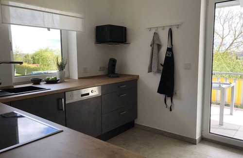 Medlingen Apartment | Spaceous apartment with garden for 8 persons