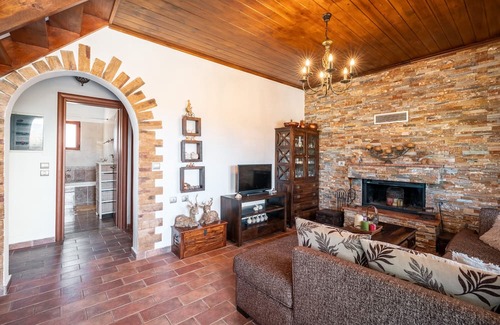 Istrios Villa | Country House 'Nicolas Traditional House Istrios' with Private Terrace and Air Conditioning