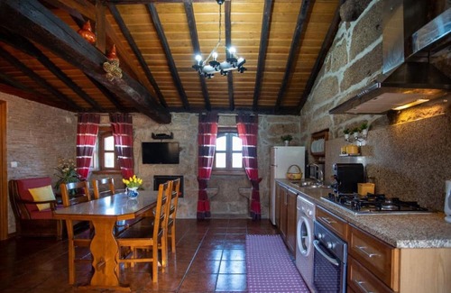 Lindoso Apartment | Apartment 'Casa Do Sertão - Gerês' with Mountain View, Private Terrace and Wi-Fi