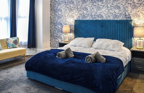 Great Yarmouth Cottage | A welcoming haven for larger families seeking seaside holidays.