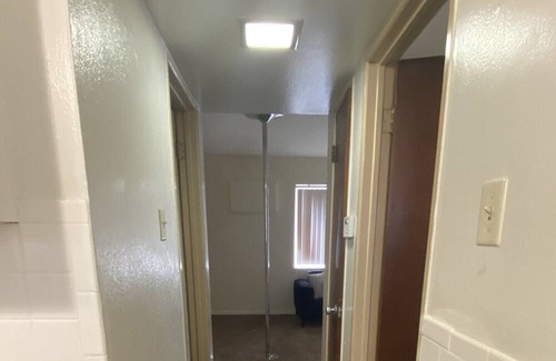 Florissant Apartment | Quiet cozy apartment right off the highway! Next to 3 shopping plaza’s!
