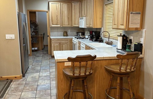 Susanville House | BEAUTIFUL LAKE VIEW IN LARGE 2600 sq ft CABIN IN LAKE ALMANOR COUNTRY CLUB
