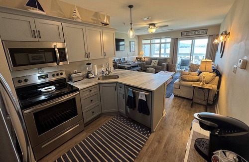 Smith Mountain Lake Apartment | 212 Cozy 2-bedroom apartment with WiFi, fitness room in lovely Huddleston