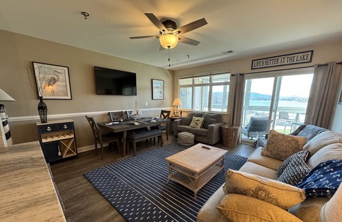 Smith Mountain Lake Apartment | 212 Cozy 2-bedroom apartment with WiFi, fitness room in lovely Huddleston