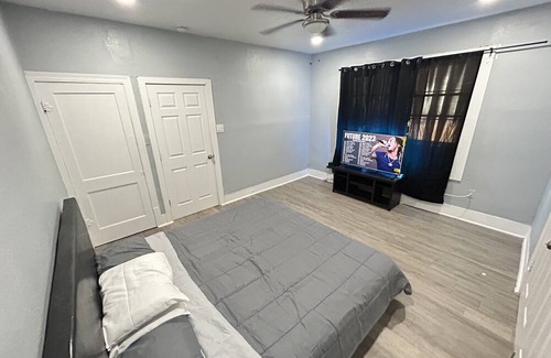 Harlandale House | Duplex near downtown San Antonio