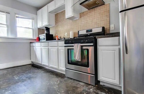 Marietta Apartment | 👑 King bed + 4K TV Two bedrooms⚡Fast Wifi! /