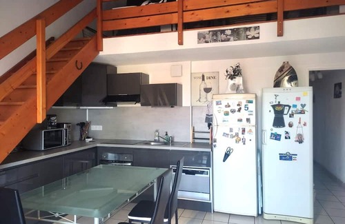 Les Hauts de Canet Apartment | Pretty haven of peace with pool