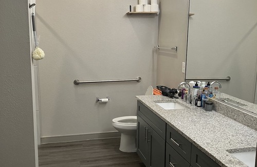 Garland Apartment | New luxury 2 bedroom apartment located in Garland available now! Great location.