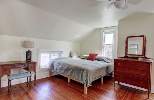 Palenville Other | Cozy and quiet 1850's Saxton Creek Farmhouse close to Saugerties, Woodstock