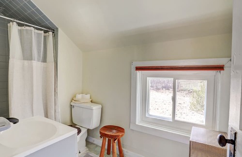 Palenville Other | Cozy and quiet 1850's Saxton Creek Farmhouse close to Saugerties, Woodstock