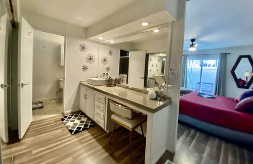 The Mesa House | Palm Springs Tiki Getaway! Pet-Friendly!