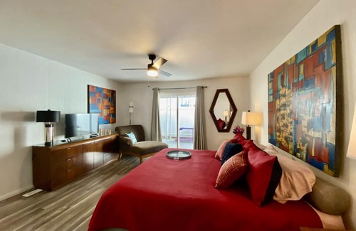 The Mesa House | Palm Springs Tiki Getaway! Pet-Friendly!