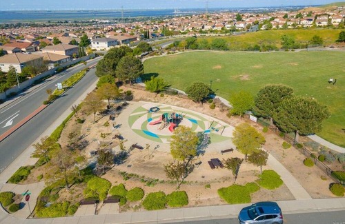 Pittsburg House | Private room in a house at Bay point CA . 5 min drive to BART and Safeway.