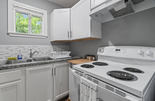 Park Place Apartment | Comfy Astrounaut minutes away HTX Downtown