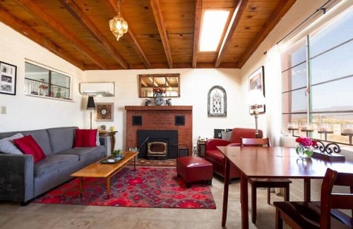 Wonder Valley Cabin | Secluded JT Desert Cabin w/Mt View/Hot tub/Stars & Outdoor Shower. Fenced/dogs!