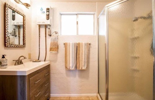 Wonder Valley Cabin | Secluded JT Desert Cabin w/Mt View/Hot tub/Stars & Outdoor Shower. Fenced/dogs!