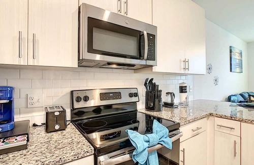 Kissimmee Apartment | Cozy Vacay Apartment With Pool