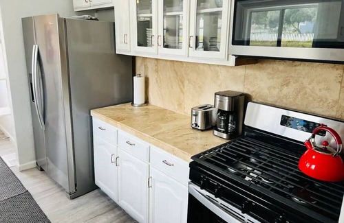 Lake Elsinore House | Peaceful Paradise Lake House / 7 bed / 12 guest